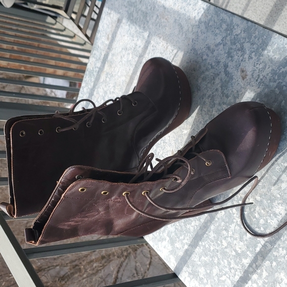 Size 8 Leather Brown Bootie - Picture 1 of 8